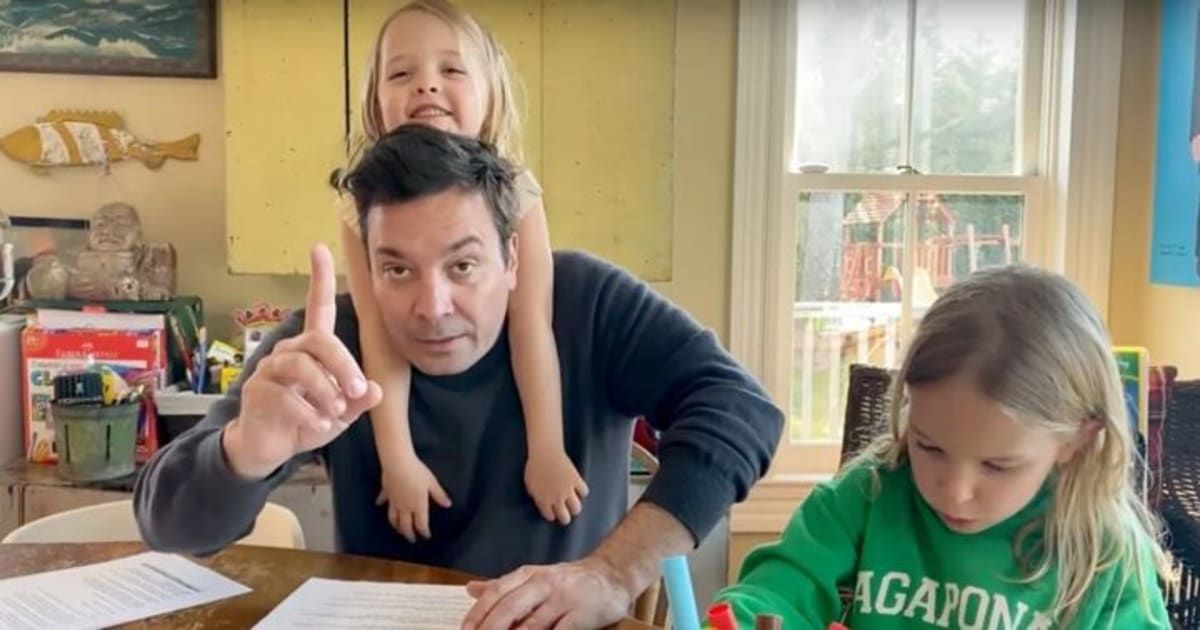 Jimmy Fallon with his daughters Winnie and Frances (@jimmyfallon/Instagram)