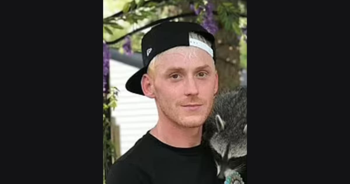 Jason Thompson was on probation before disappearing (Sterling Heights Police Department)