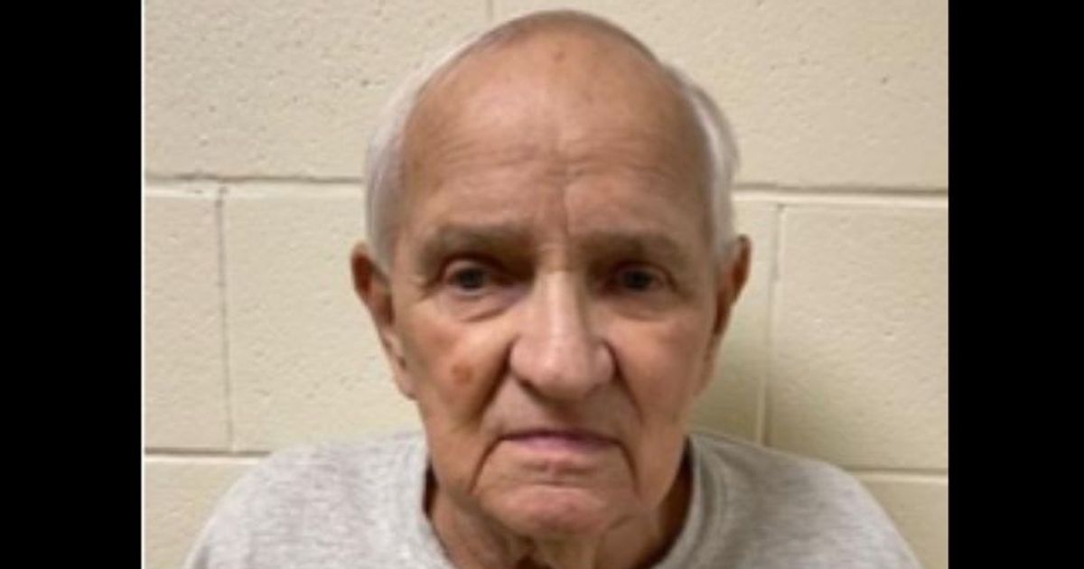 Barton Seltmann, 84, is accused of killing his wife, Margaret, 85, following a dispute over their cat's veterinary care (6abc Philadelphia/YouTube)