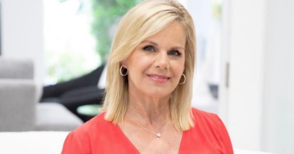 Gretchen Carlson's finger was wrapped in gauze in the masked-up image she posted from the hospital (Instagram@gretchencarlson)