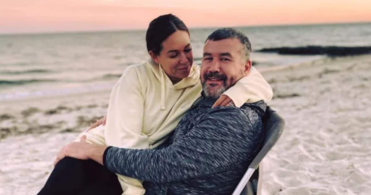 Patrick Kenney Jr (seen with his wife Lauren in the photograph) was fatally stabbed in a freak accident (GoFundMe)