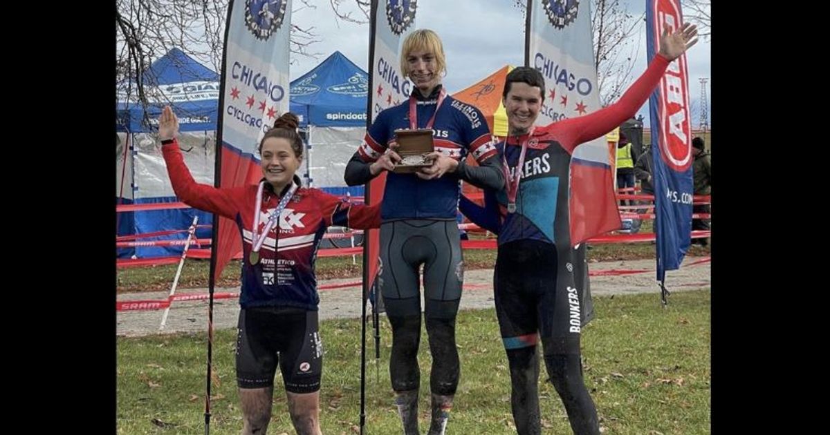 Tessa Johnson and Evelyn Williamson won gold and silver medals, respectively, in women's cycling at the Illinois State Cyclocross Championships (@i_heart_bikes/X)