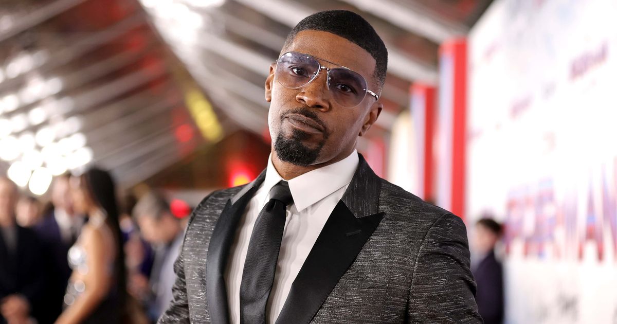 Jamie Foxx receives standing ovation at LA award show as he opens up about overcoming mysterious health crisis that left him unable to walk