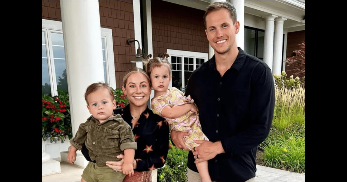 Shawn Johnson East and her husband Andrew East welcomed their third baby (@shawnjohnson/Instagram)
