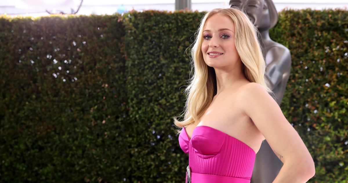 Sophie Turner was recently seen sharing a playful smooch with her friend (Getty Images)