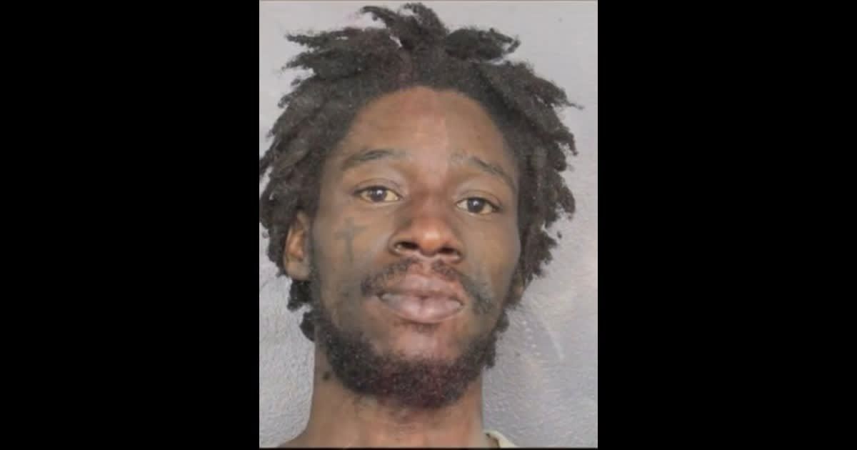 Derrick Williams and his girlfriend had a night-long argument which escalated by morning (Broward County Jail)