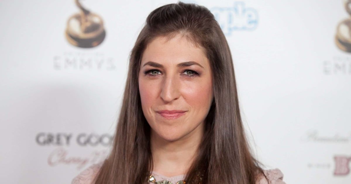 Mayim Bialik revealed that departure from 'Jeopardy!' had weighed heavy on her heart (Getty Images)