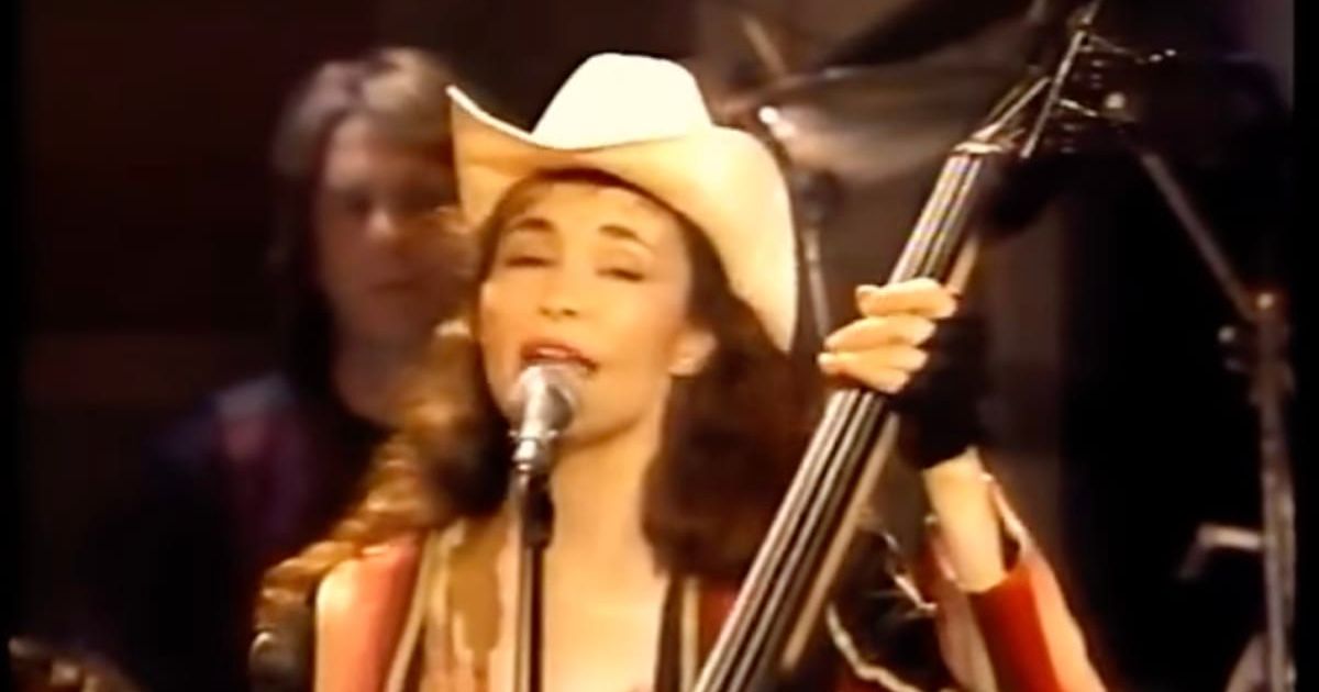 Internet aghast as footage of Dixie Chicks founder Laura Lynch's car caught in fatal head-on collision released online