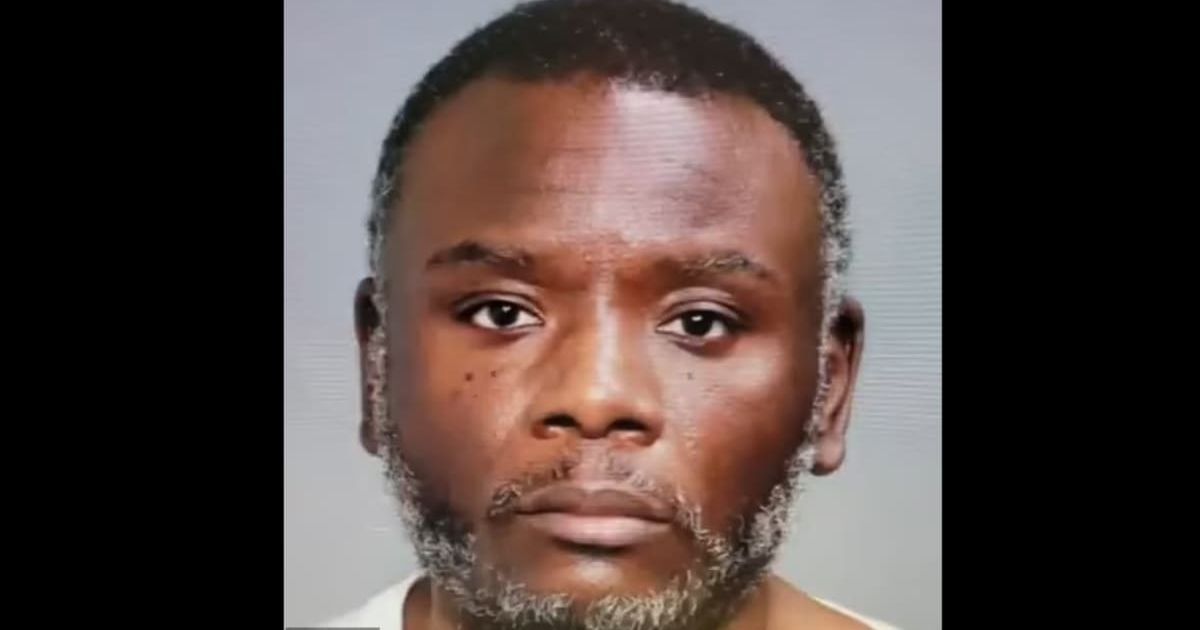 Steven Hutcherson stabbed two teenage girls at a cafe in Manhattan’s Grand Central Terminal (Screenshot/Pix 11) 