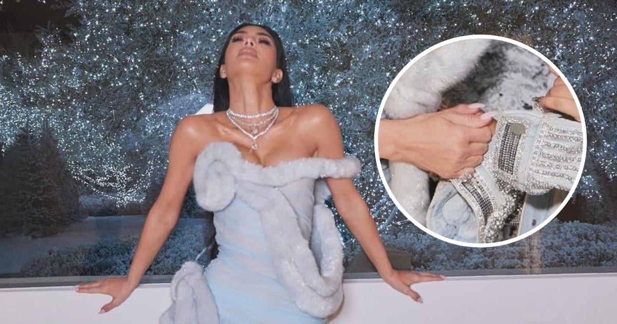 Kim Kardashian displays her fingers in new Christmas post after 'extra thumb' speculation took over Internet