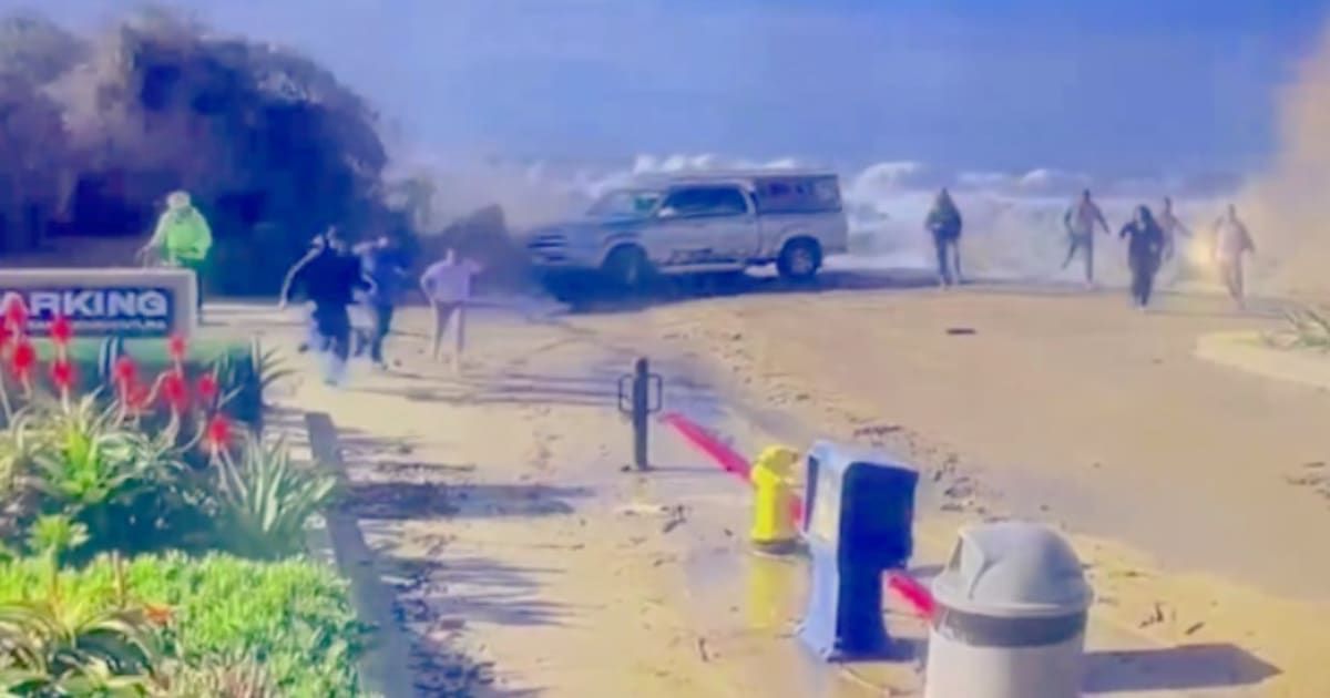 Authorities issue warning over rogue waves hitting California (VCFD PIO/X)