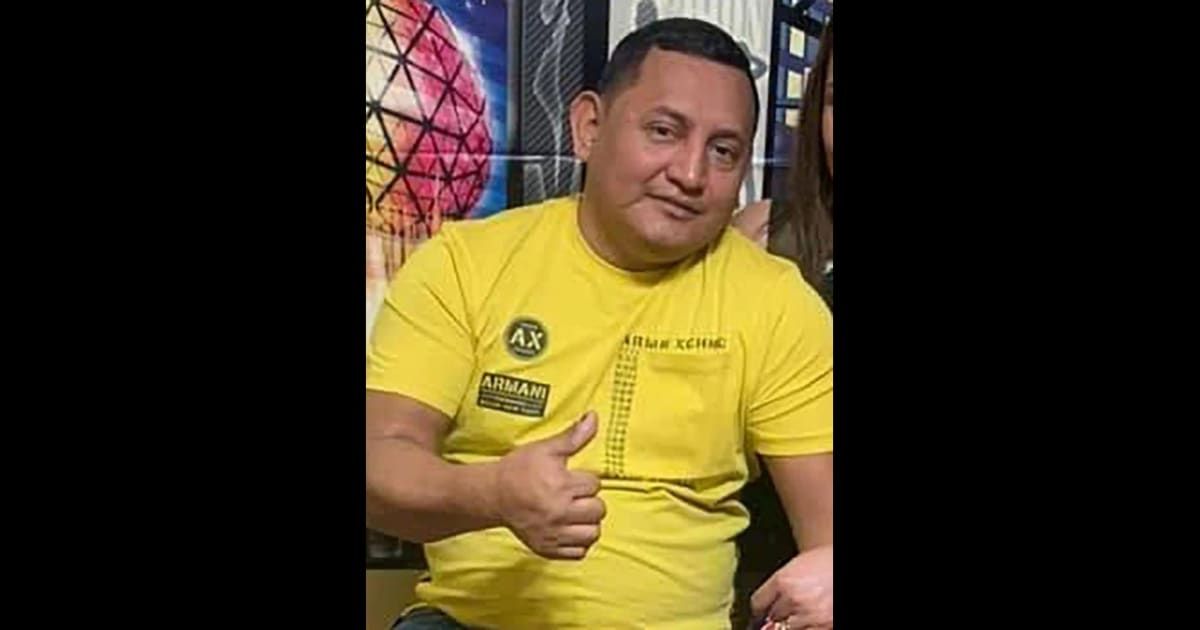 Victim Mauro Chimbay was playing volleyball with friends in a park just before the incident (YouTube/CBS New York)