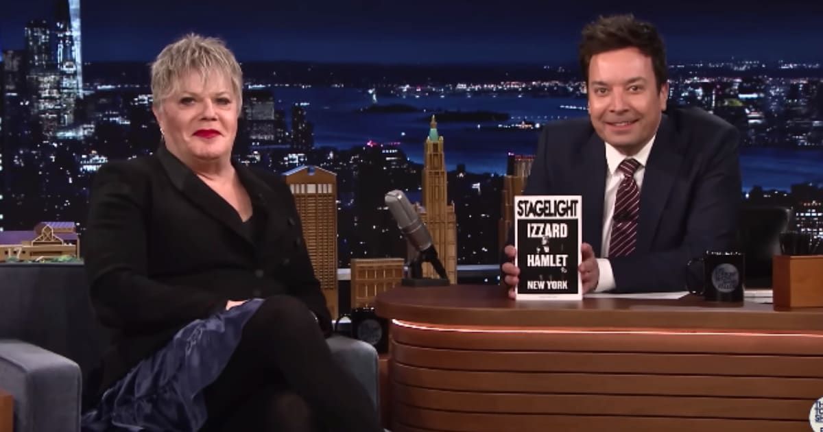 Eddie Izzard talked about how she transitioned an unique technique into her stand-up comedy while talking to Jimmy Fallon (@fallontonight/Youtube)