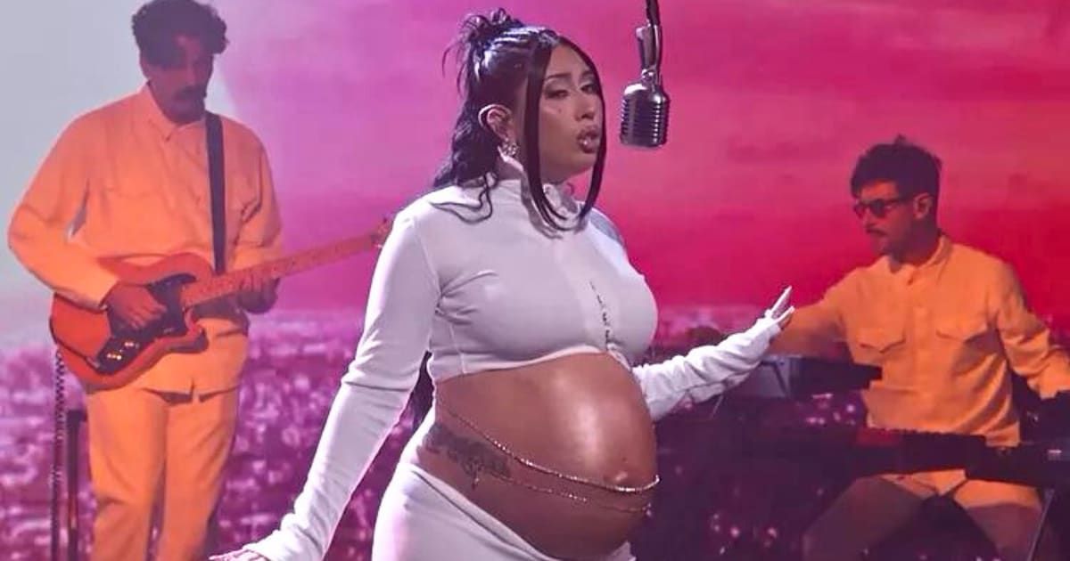 Kali Uchis came on 'Jimmy Kimmel Live', where she performed her song 'Heladito' (@jimmykimmellive/Instagram)