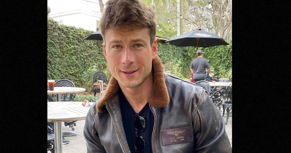 Glen Powell will next be seen in Netflix movie 'Hit Man' (@glenpowell/Instagram)