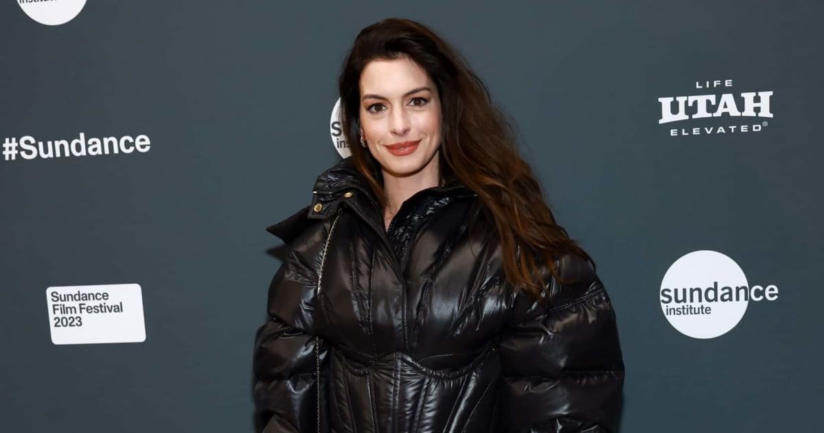 Anne Hathaway refuses fans' requests for photos in a viral clip(GettyImages)