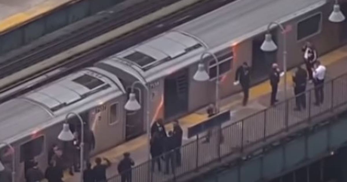 One person died and 5 were injured after gunfire erupted at Mount Eden station, Bronx (NBC New York/screengrab)