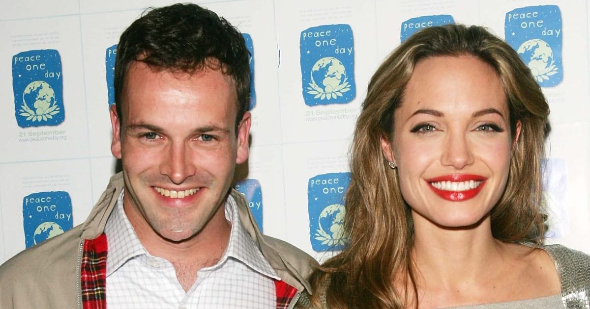 Angelina Jolie's ex-husband Jonny Lee Miller opens up about his sky diving experience (Getty Images)