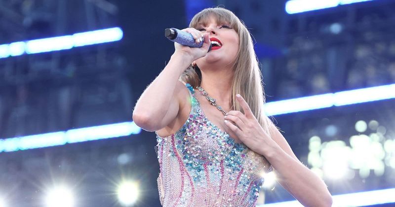 Taylor Swift news diary: Pop star admits to being 'completely starstruck' by record crowd at MCG Stadium