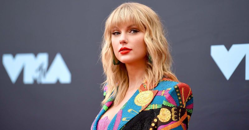 Taylor Swift news diary: Disgusting behavior by attendee at singer's Melbourne concert leaves several seats empty for hours
