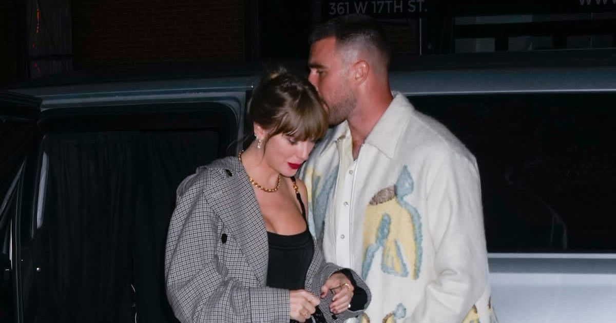 Taylor Swift reportedly sent a private jet to Hawaii for boyfriend Travis Kelce (Gotham/GC Images)