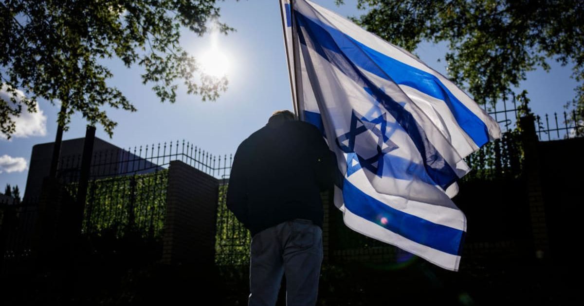 ‘This is horrific’: Internet shocked as US Air Force serviceman sets himself on fire outside Israeli embassy in Washington DC