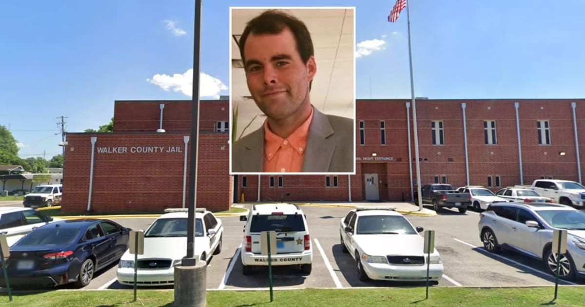 Tony Mitchell was allegedly subjected to inhumane conditions while being incarcerated at Walker County Jail (Google Maps/CBS/screengrab)