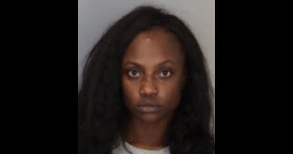 Kiauna Newsom was arrested for fatally shooting her ex-boyfriend's roommate (Shelby County Sheriff's Office) 