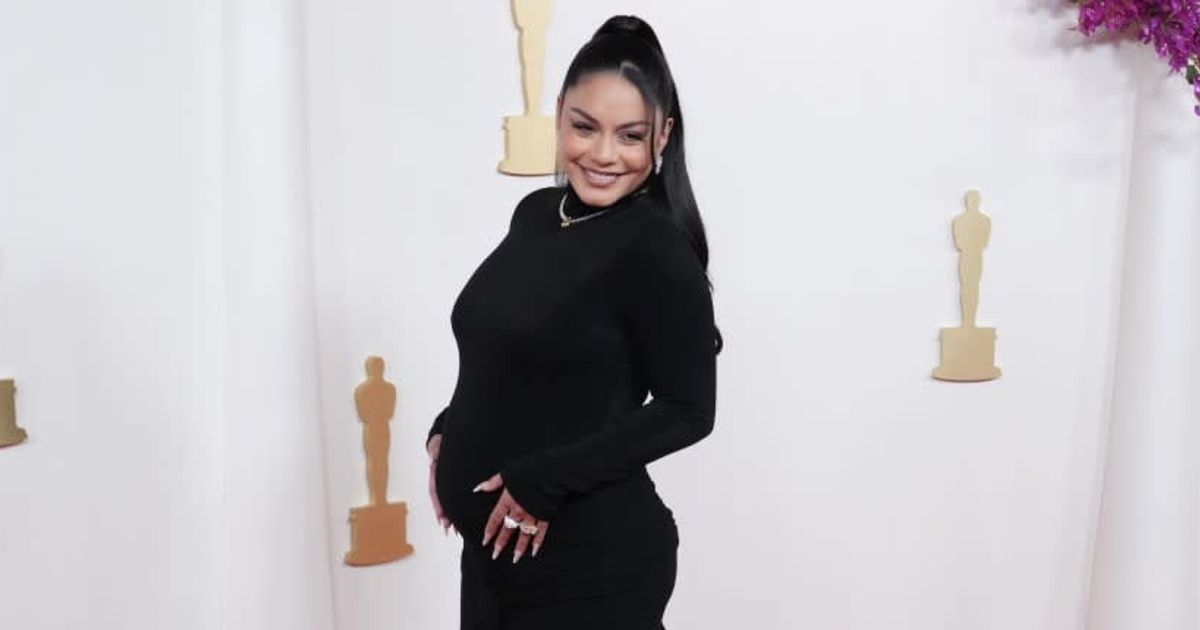 Vanessa Hudgens makes her baby bump debut on the 2024 Oscars red carpet (Jeff Kravitz/FilmMagic)