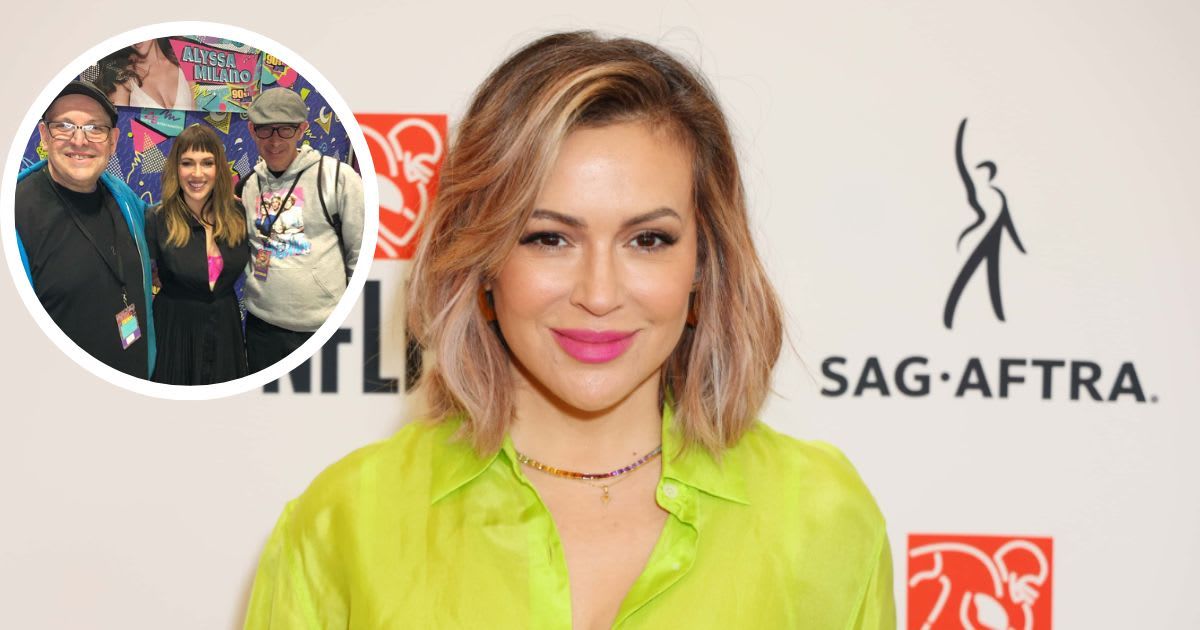 Alyssa Milano charged her fans for selfies (Getty images/@milano_alyssa)