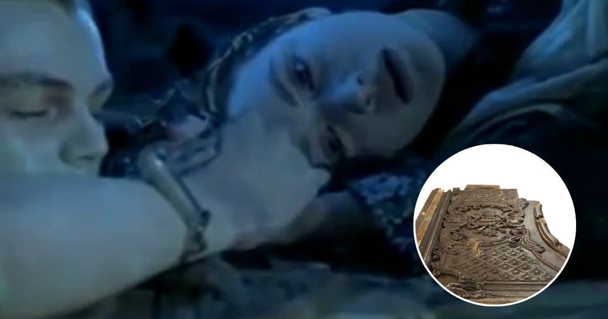 'Titanic' door that saved Kate Winslet's character auctioned for $718K, Internet asks buyer to prove 'there was room for 2'