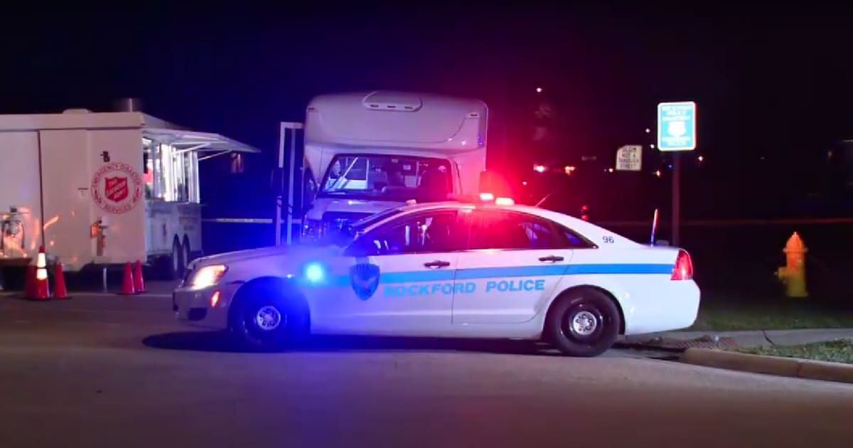 A man has been taken into custody for going on a stabbing spree in Illinois (Fox 32 Chicago/YouTube)