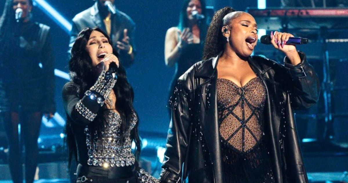 Jennifer Hudson and Cher perform together at the iHeartRadio Awards (@iHeartRadio/Instagram)