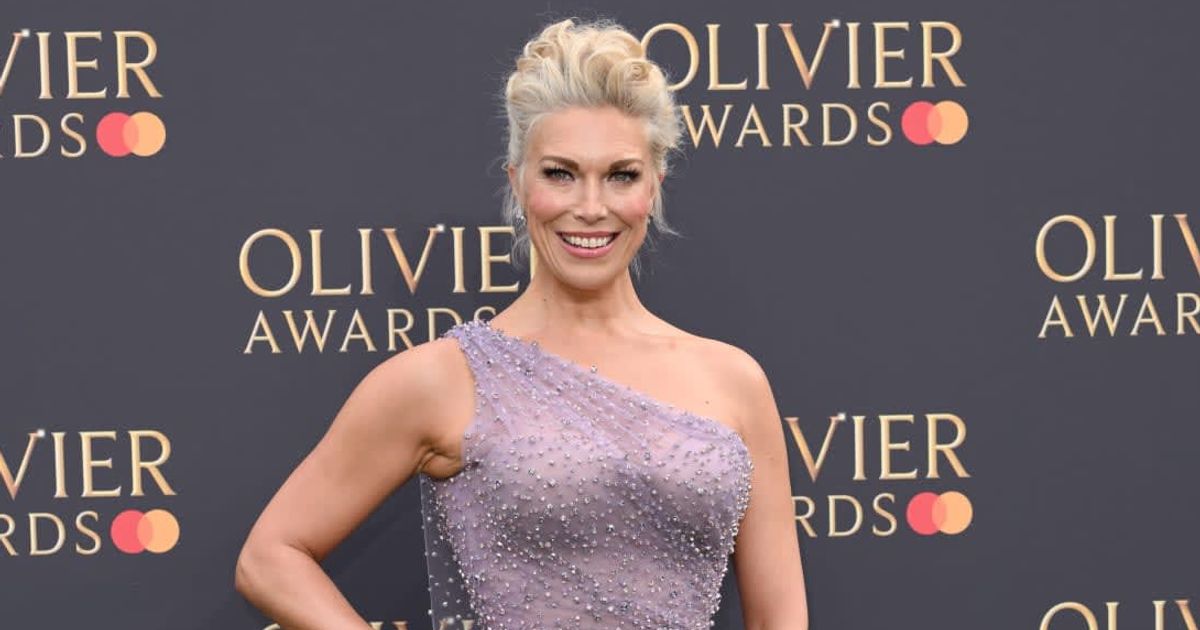 Hannah Waddingham snubs photographer at the Olivier Awards 2024 (Karwai Tang/WireImage)