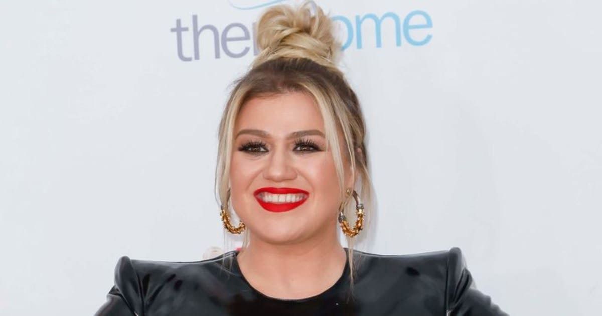 Kelly Clarkson opens up on difficult pregnancies (Getty Images)