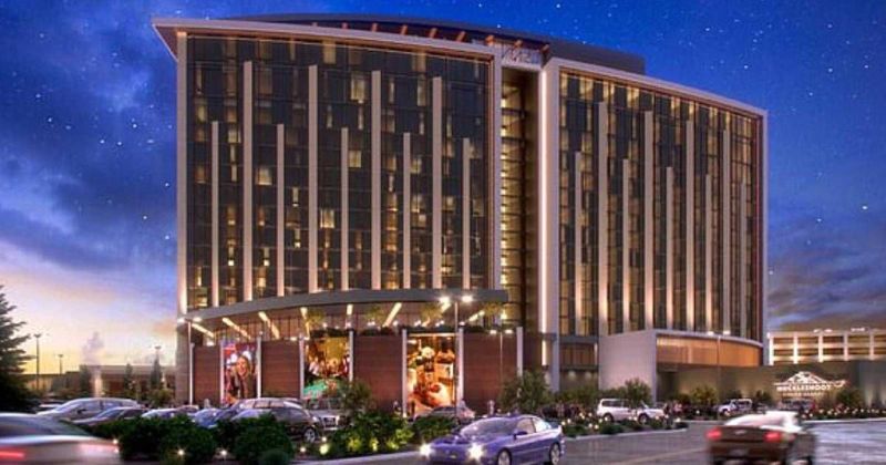 Man randomly sneaks up on Washington casino goer and slits his throat as horrified patrons watched