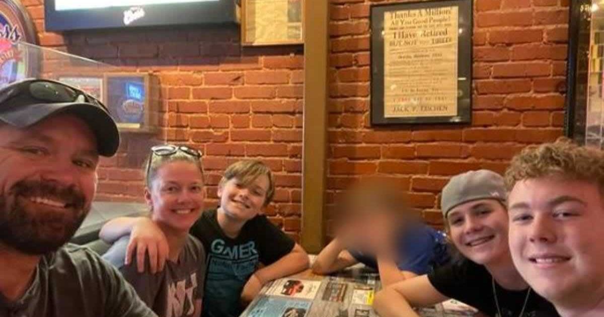 Jonathon Candy (L) allegedly shot and killed his wife Lindsay Candy (L) and his 3 children on April 22, 2024 (@CandyPaint50/Instagram)