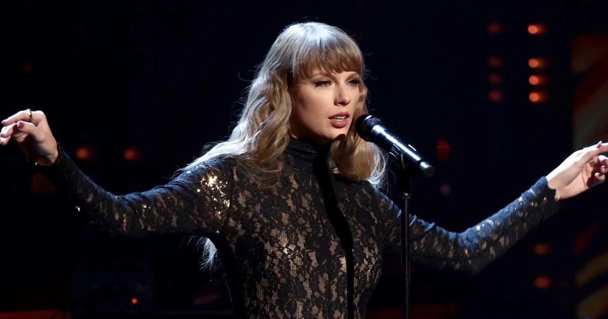 Taylor Swift's song from ‘TTPD’ has the perfect beat to perform CPR and Swifties love the idea (Getty Images)