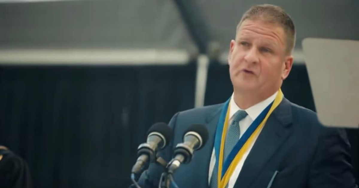 ‘Hope others are inspired’: Billionaire wins over Internet as he gifts $1K to each UMass Dartmouth graduate but under a condition