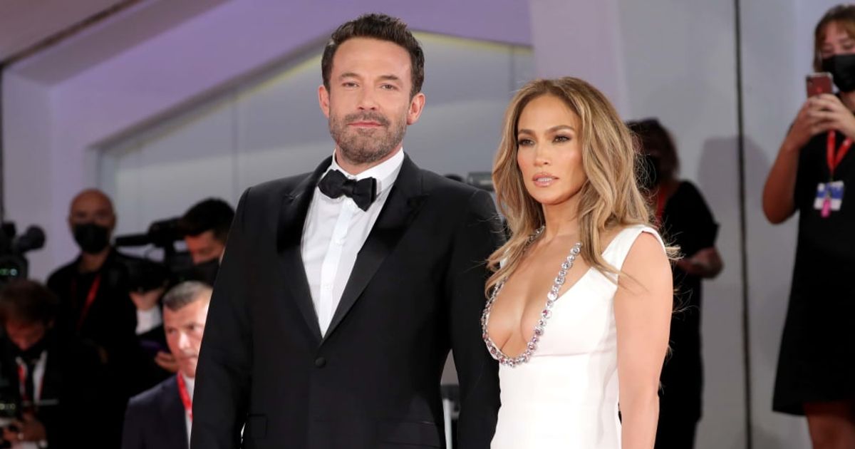 Sources claim Jennifer Lopez is frantically trying to manage her divorce from Ben Affleck (Getty Images)