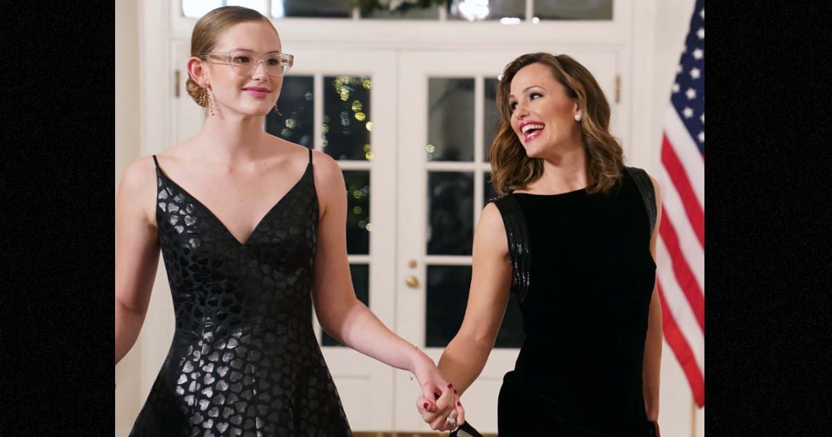 Jennifer Garner attended her eldest daughter Violet pre-graduation sendoff ceremony (Getty Images)