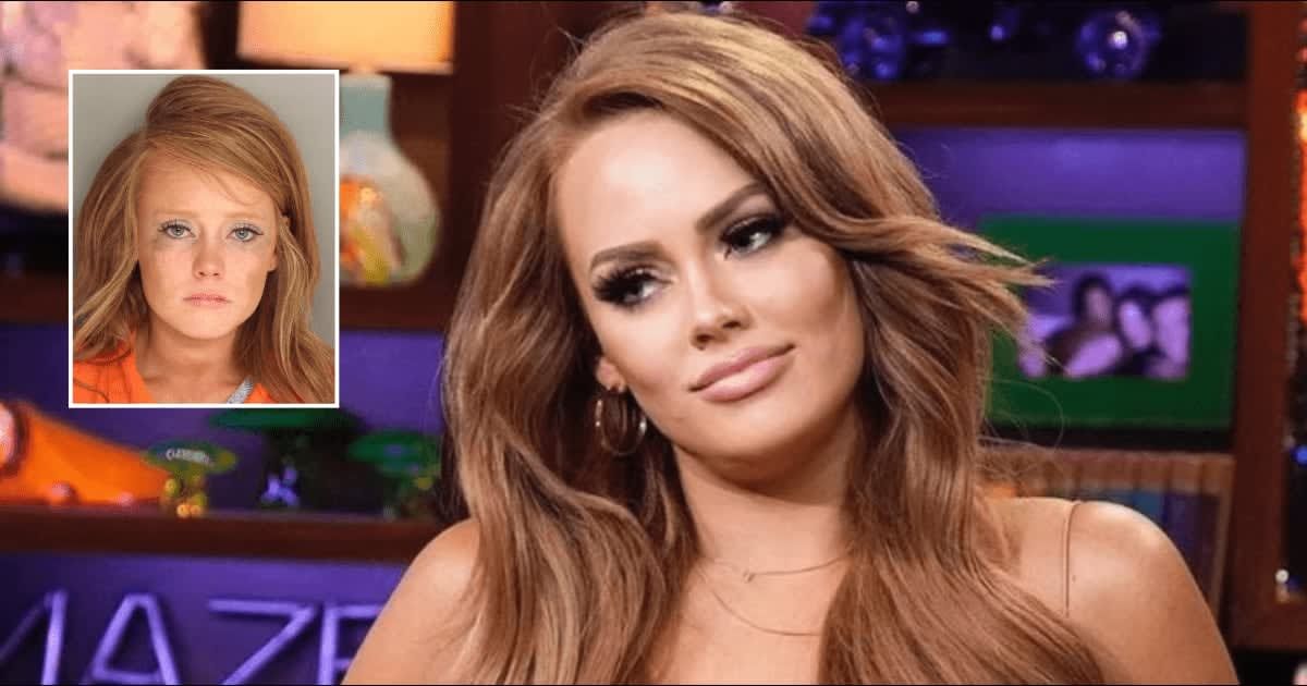 Kathryn Dennis disputes with the police officer trying to remove her seat belt (@kathryndennis/Instagram, Berkeley County Detention Center)