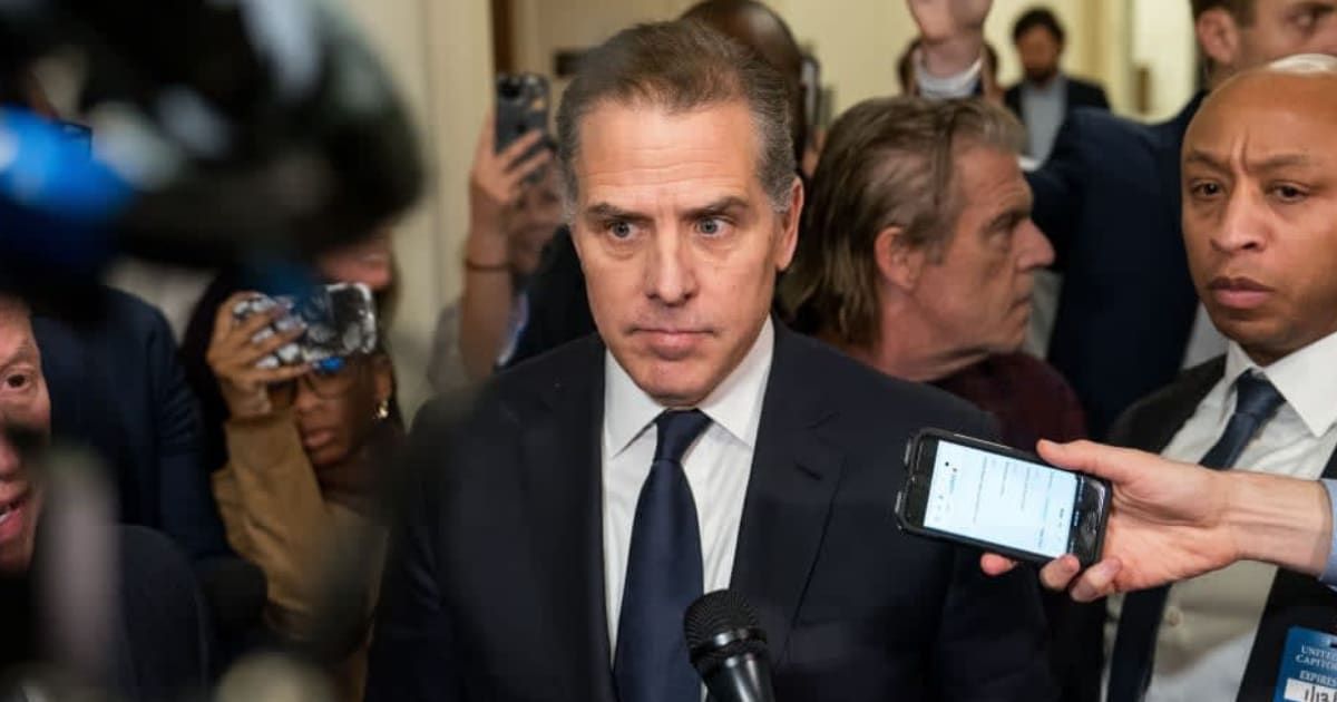 Hunter Biden's defense introduced a new strategy, bringing up physical evidence in the gun case (Kent Nishimura/Getty Images)