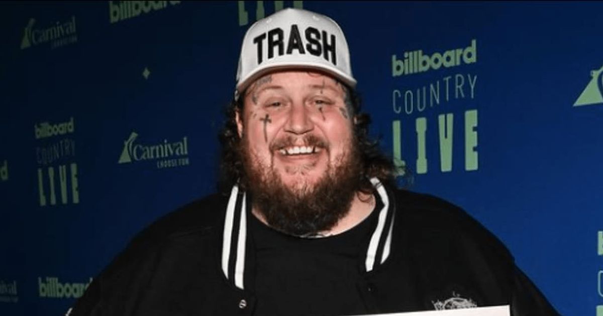 Jelly Roll admits smoking marijuana keeps him sober, trolls say that still makes him a ‘drug addict’ 