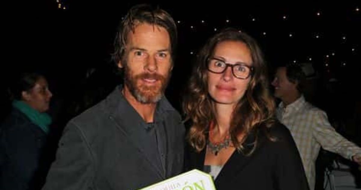 Julia Roberts' friends worried about her marriage to  Danny Moder, claim she's 'bending herself' to suit his needs