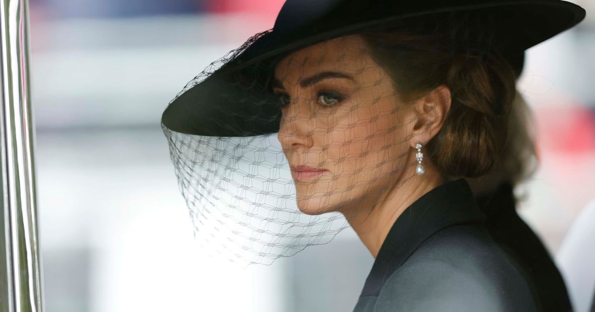 Kate Middleton, the Princess of Wales, has displayed a "newfound confidence" through subtle body language in a recent photograph, according to an expert(Getty Images)