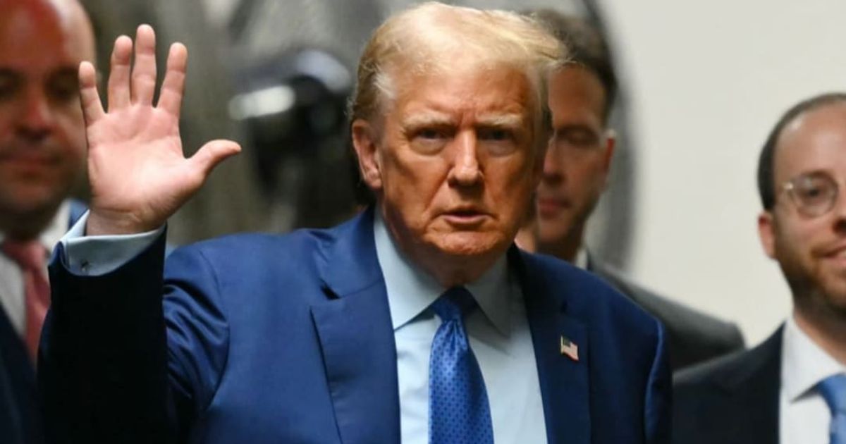 Donald Trump referred to a WSJ article claiming that corporations would stand to benefit again if he is re-elected (Angela Weiss-Pool/Getty Images)