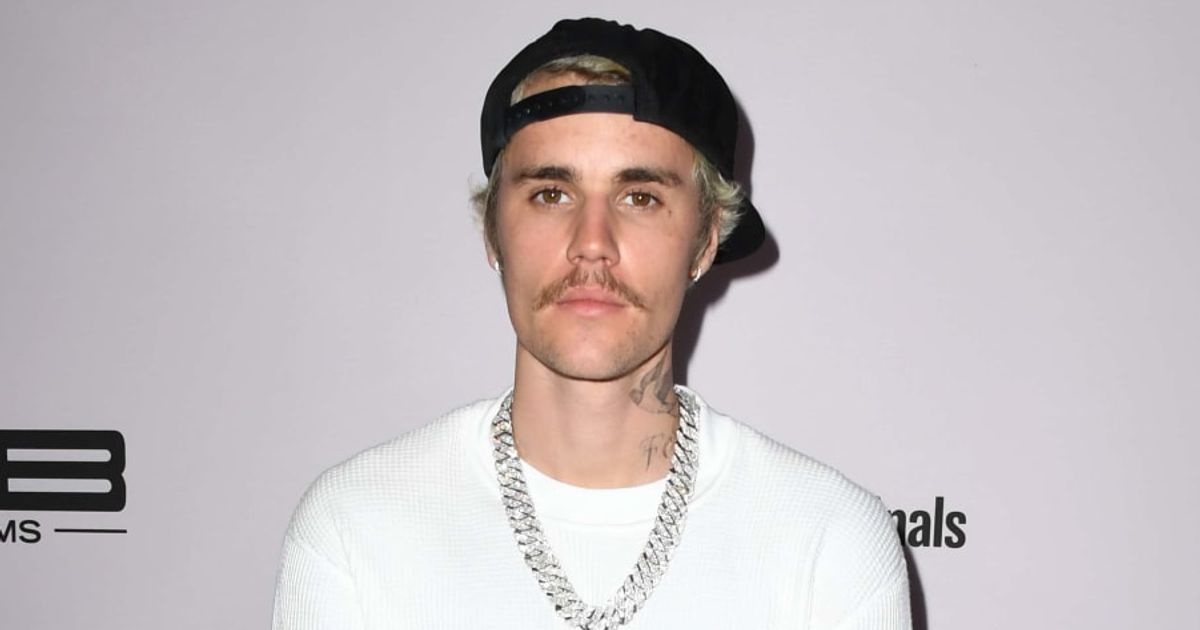 Justin Bieber is living beyond his means, according to some insiders (Getty Images)