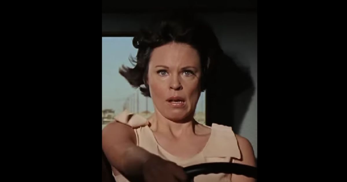 'Bonnie and Clyde' star Evans Evans died at the age of 91 (Warner Bros)