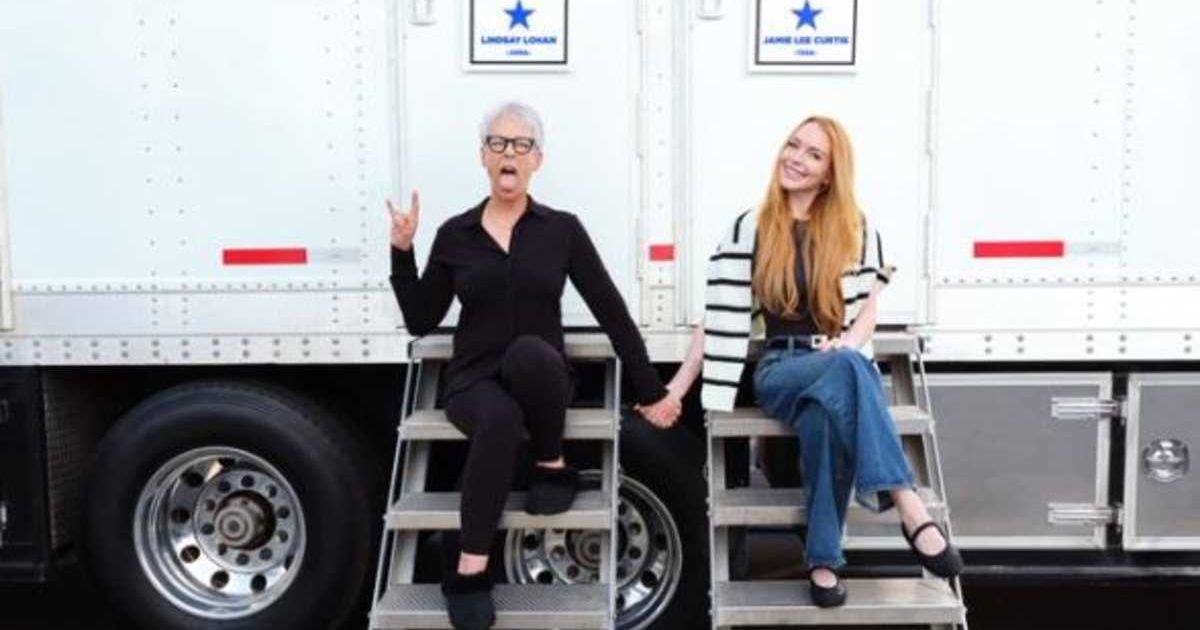 Jamie Lee Curtis and Lindsay Lohan posed on the steps of their respective trailers in a post shared by Walt Disney Studios (@WaltDisneyStudios/X)